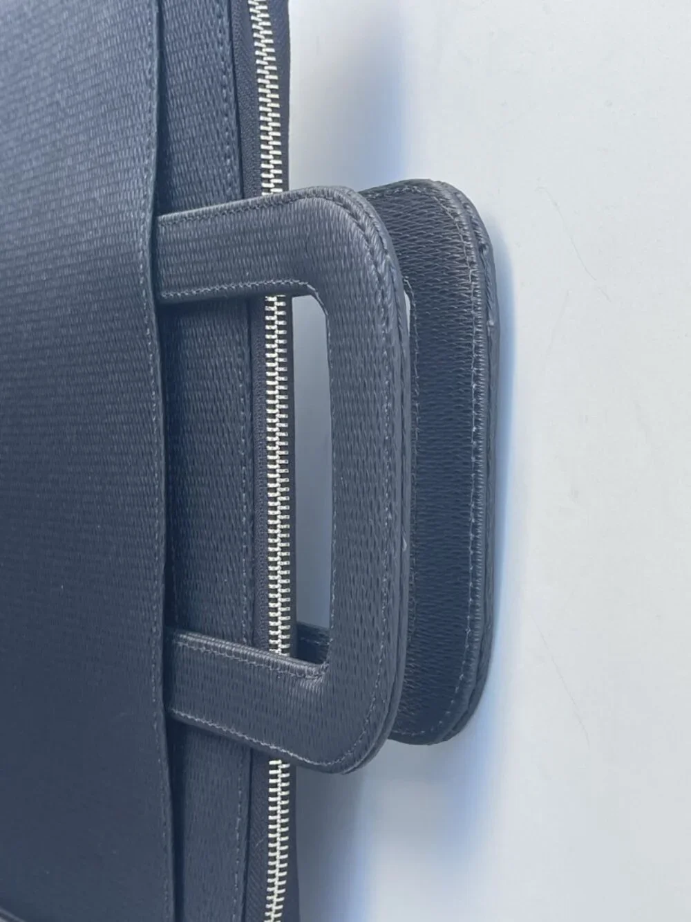 Tumi Business Executive Black Leather Portfolio Case Documents Organizer Zipper